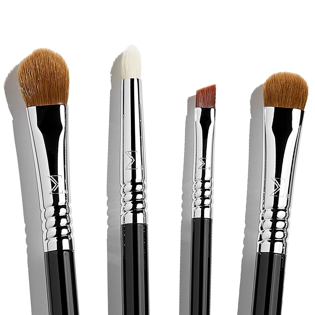 Sigma Beauty E38 diffused crease brush for soft, seamless transitions.