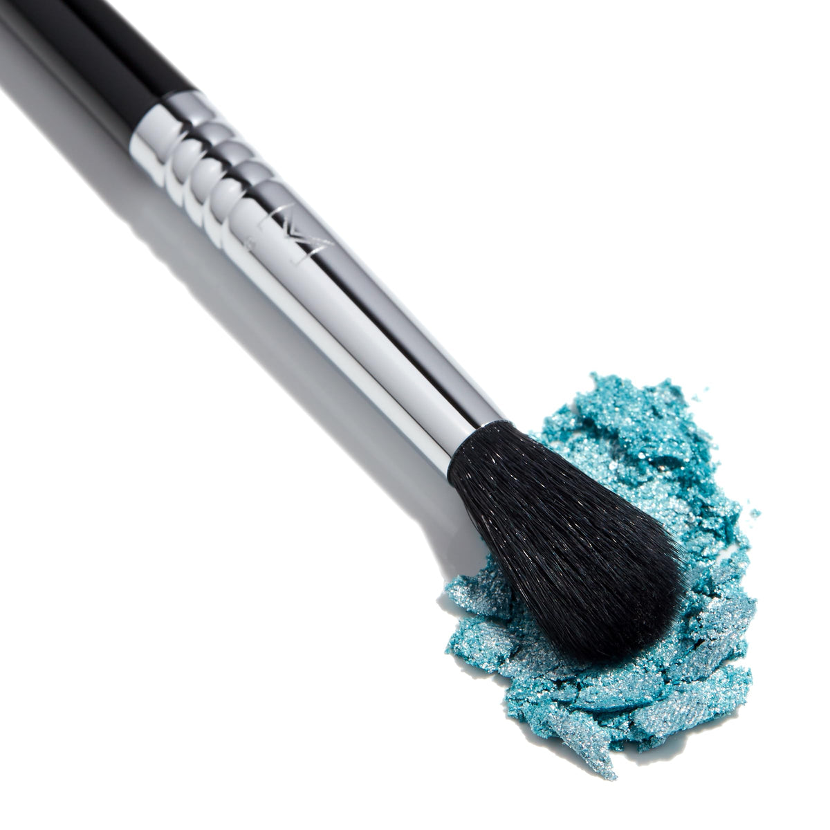 Sigma Beauty E40 brush offers durable, waterproof design for long sessions.