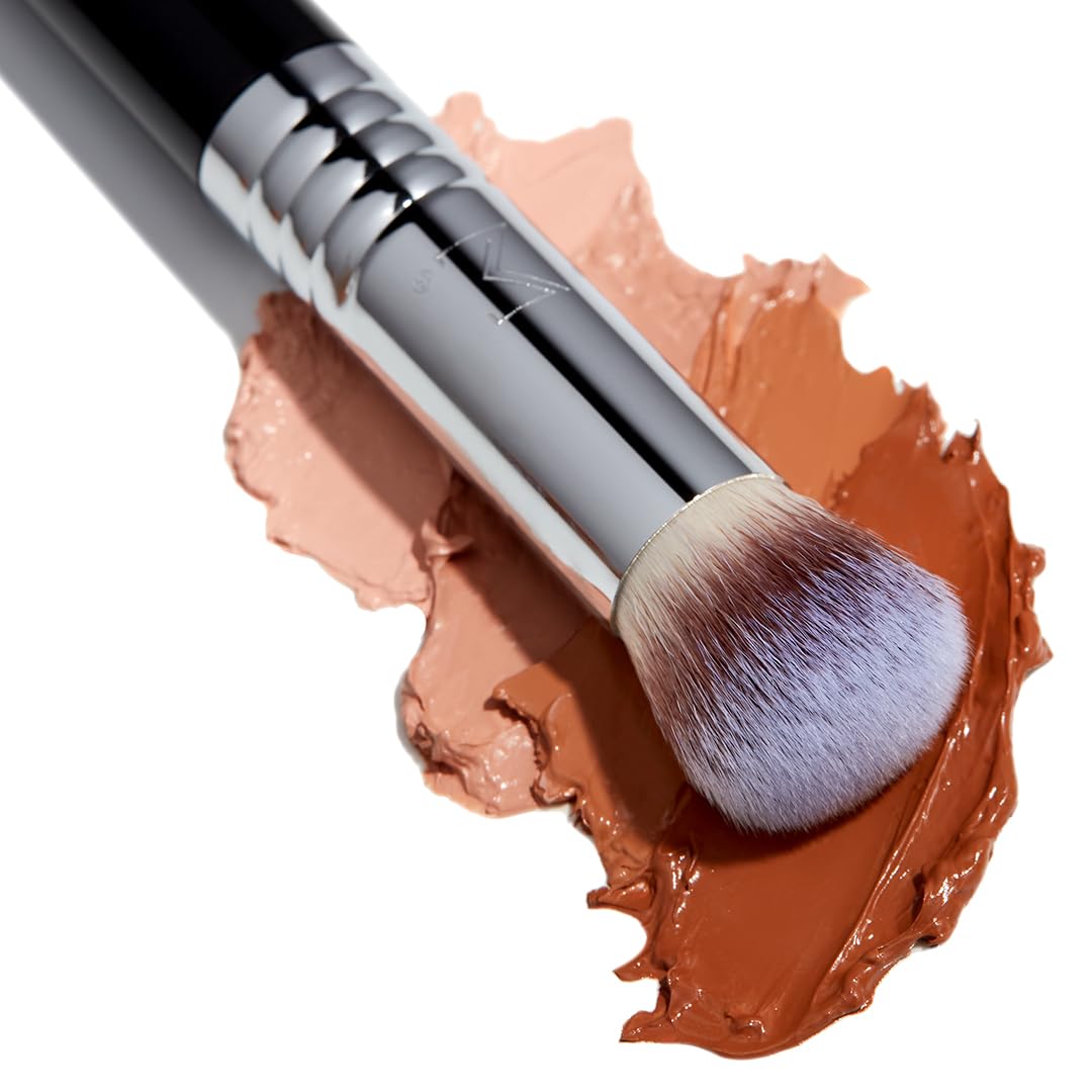 Sigma Beauty F26 domed concealer brush for precise nose contouring