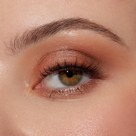 Sigma Beauty Peach Pie Eyeshadow Quad provides all-day wear in a compact palette.