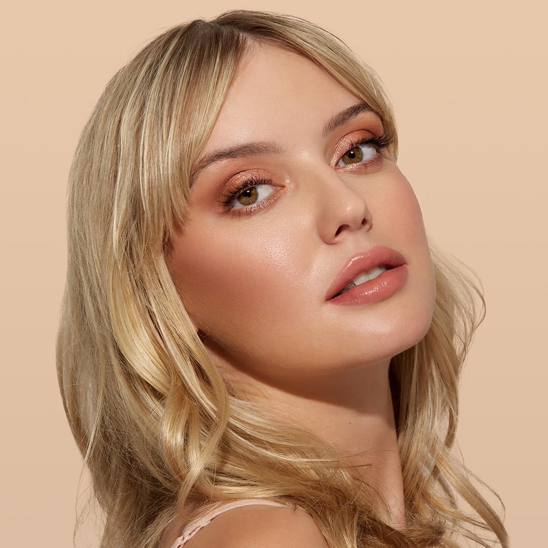 Sigma Beauty Peach Pie Eyeshadow Quad delivers buildable shades for customized color.