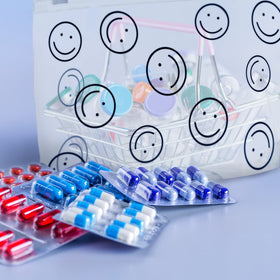 Silkfly transparent cosmetic bag helps you spot items quickly