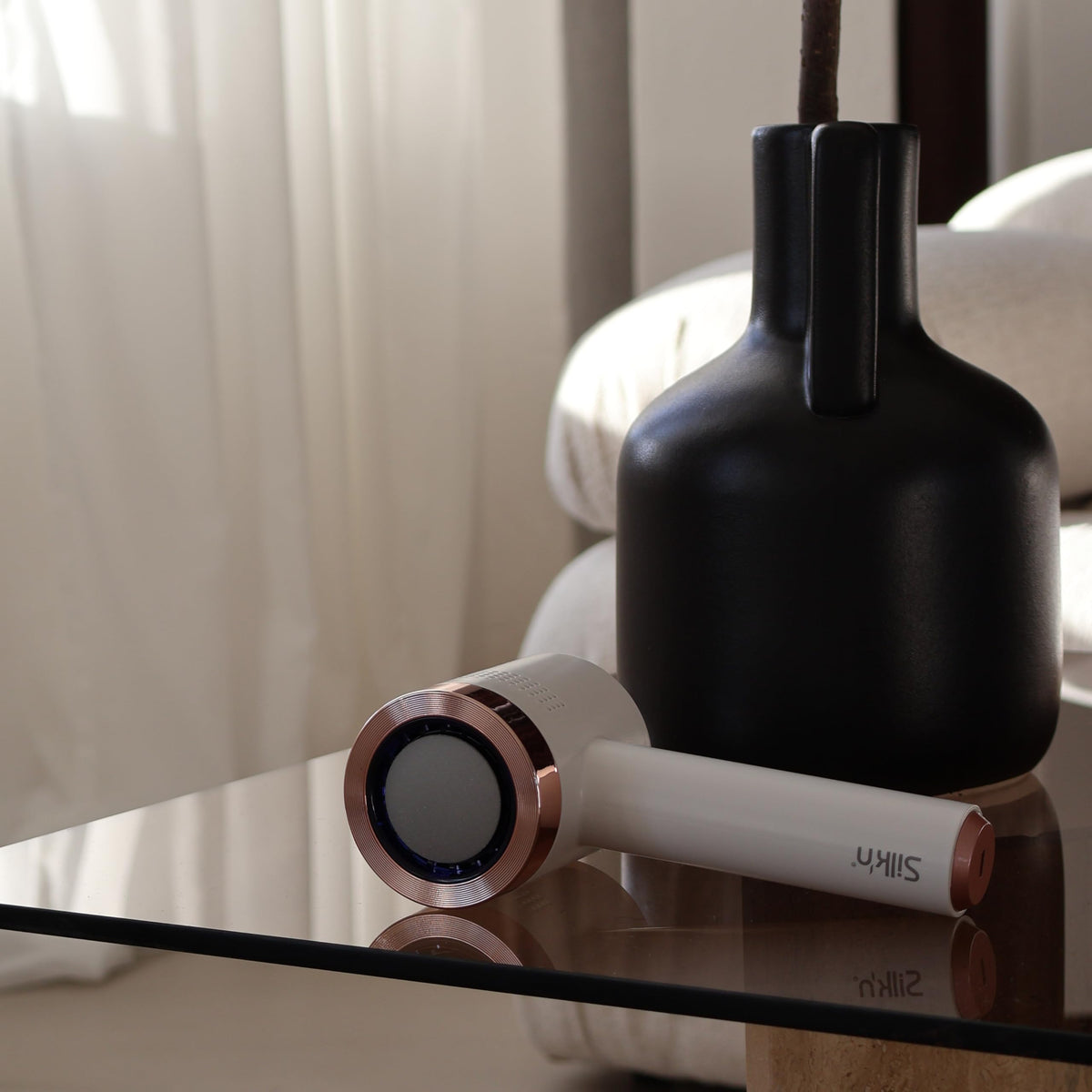 Washable filters and heads simplify hygiene and upkeep.
