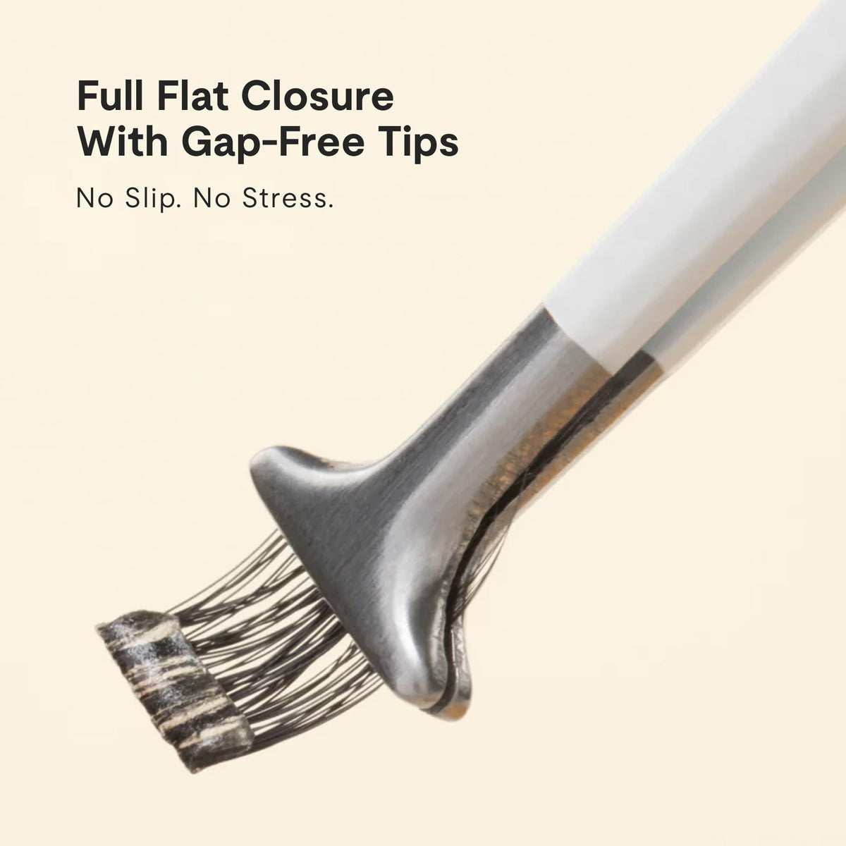 Silly George Hammerhead tweezer features flat closure and aligned tips.