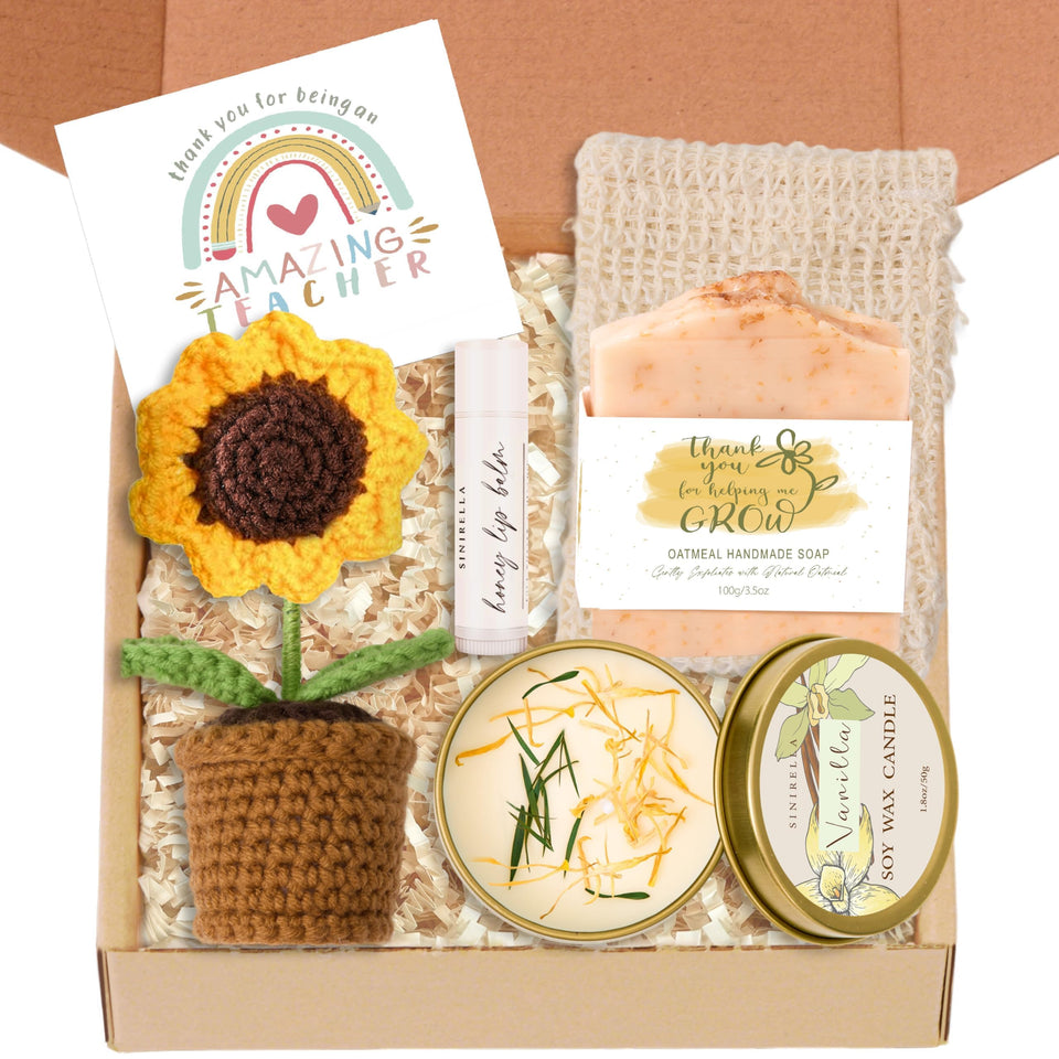 SINIRELLA teacher gift box candle, cozy relaxation moment.