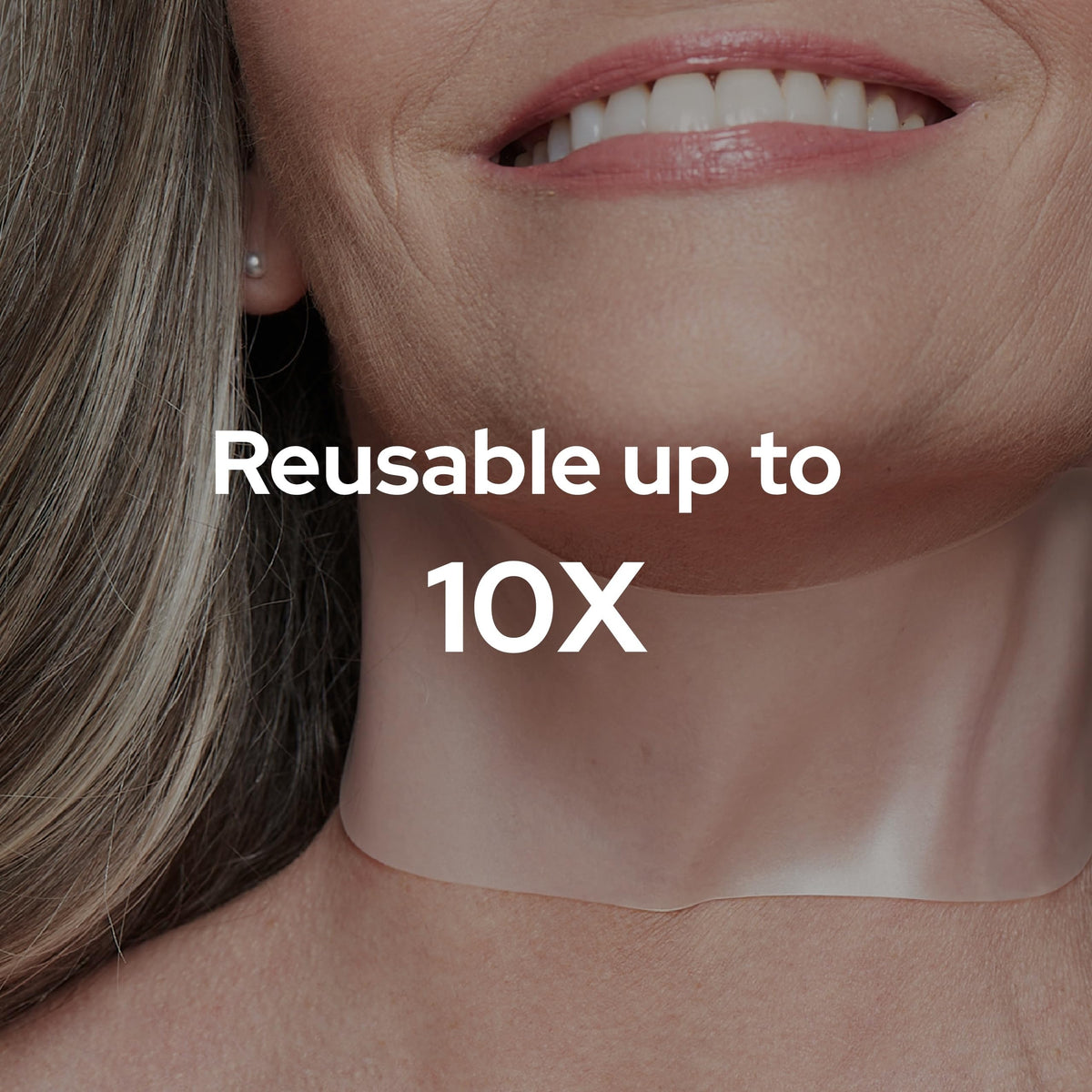 SiO NeckLift hydrates and provides gentle compression for the neck skin.