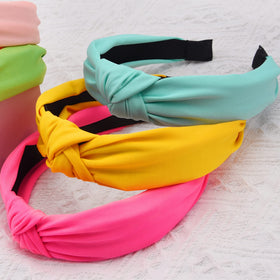 SIQUK knot headbands stretch for a secure fit during daily activities