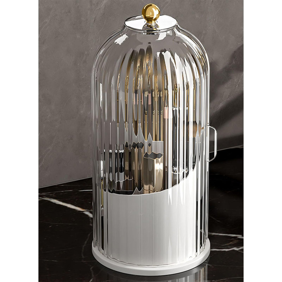 Skatx 360° rotating makeup brush holder with lid keeps brushes organized and protected.