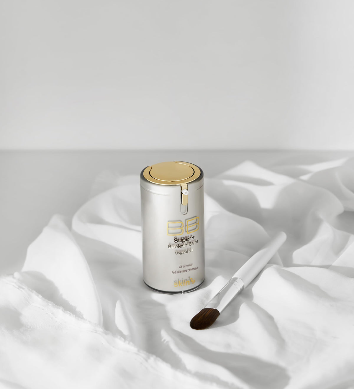 SKIN79 Gold BB Super Plus Beblesh Balm bottle side highlights premium packaging