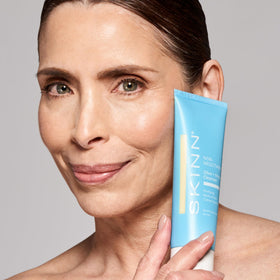 SKINN Nourishing mask ritual for 5–10 minutes, boosting smoothing and softness.