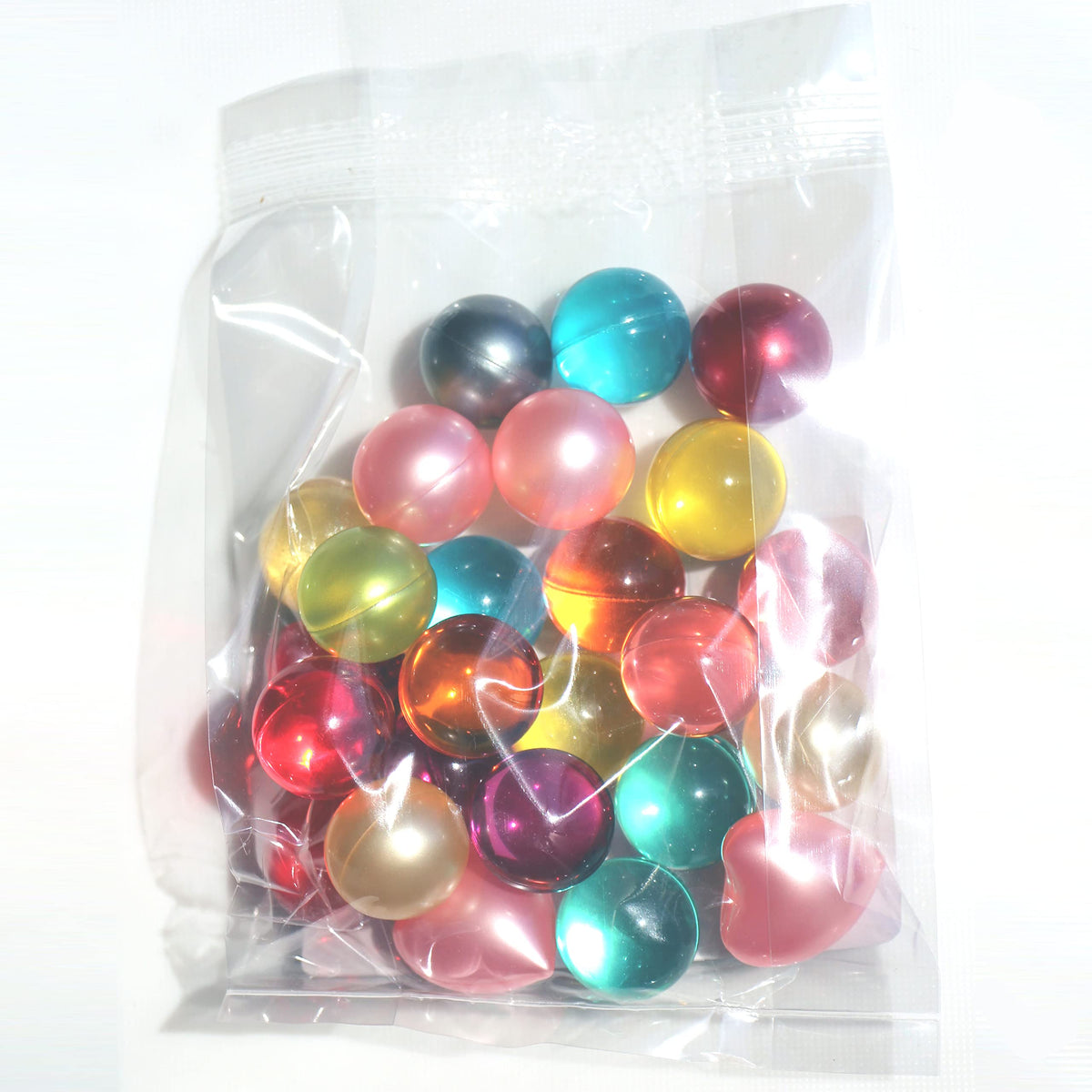 Easy to use: drop SKLEER beads into warm water.