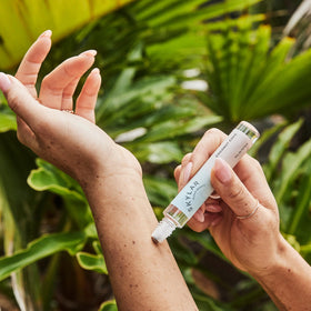 Skylar Coconut Cove cap close-up highlighting clean ingredients