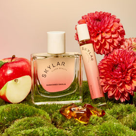 Skylar Sunkissed Dahlia note-apple-vanilla highlighting crisp apple and warm base