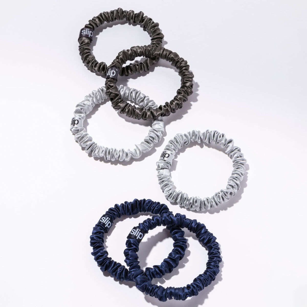 Slip Skinnies Midnight elastic detail: durable yet gentle band for versatile, snag-free wear.