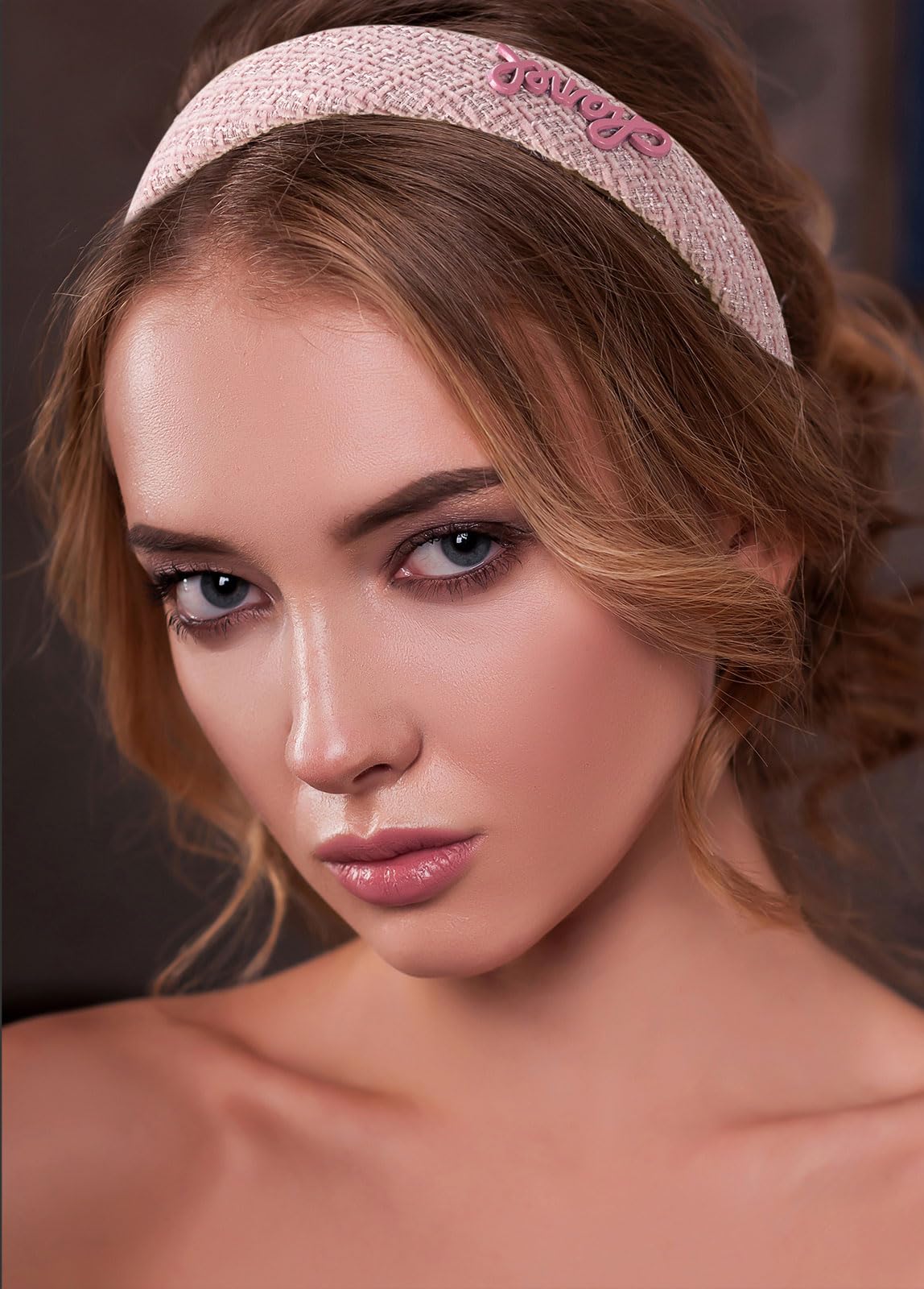 Sluxa fashion headband with soft-fit design for all-day wear.