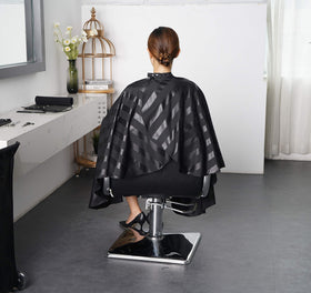 SMARTHAIR cape with adjustable neck closure for a secure, customizable fit.