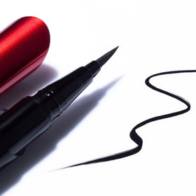 Smashbox Always On Liquid Eyeliner waterproof and sweat-resistant for confident wear