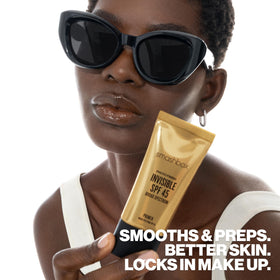 Smashbox Photo Finish Primer with antioxidants for skin protection.