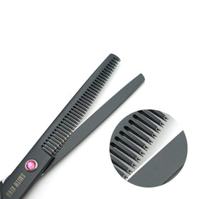 Smithking in-use during a haircut session shows balanced control