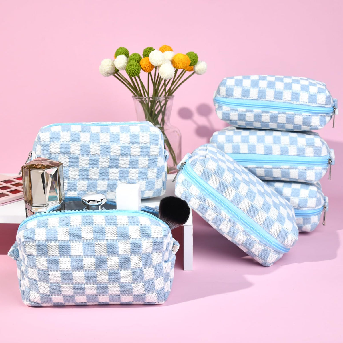 SOIDRAM blue checkered pouch as a stylish gift idea