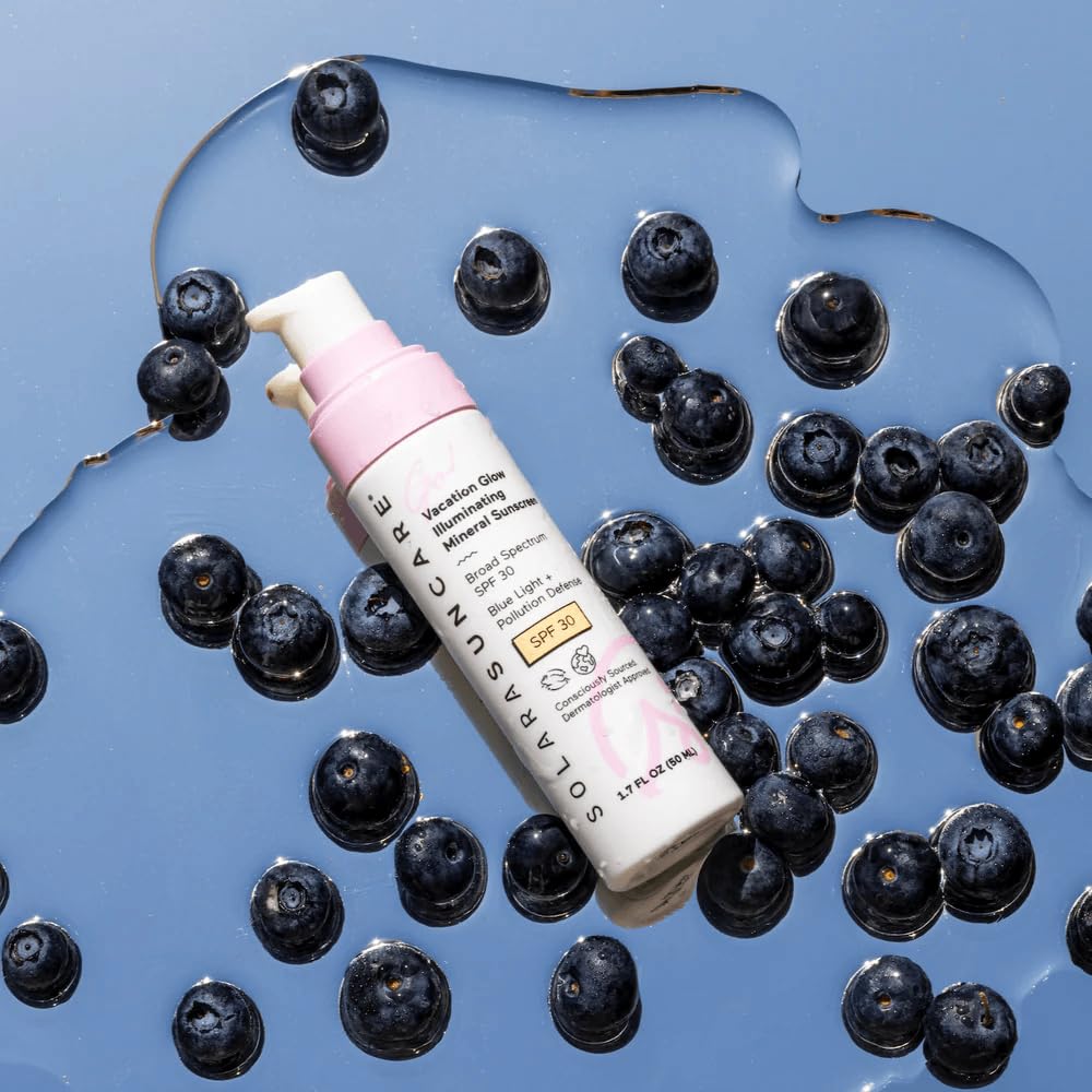 Texture close-up of Solara Go Vacation Glow reveals lightweight, illuminating tint.