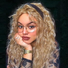 SOMIARIK headband wig with synthetic curly texture and shine