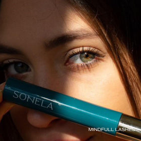Sonela MindFull Lashes close up after application shows defined lashes