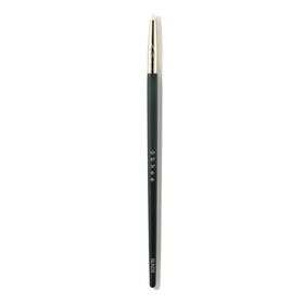 SOO ADOR okhee under-eye brush closeup for precise under-eye detailing