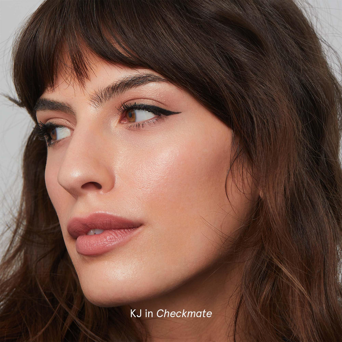 SOSHE Checkmate True Black gel formula delivers waterproof, smudge-proof wear