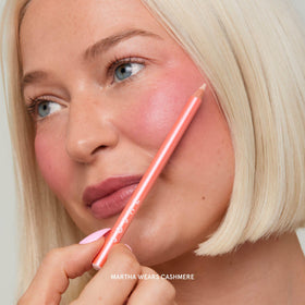 SOSHE Waterline Eye Brightener shows soft natural finish on eye