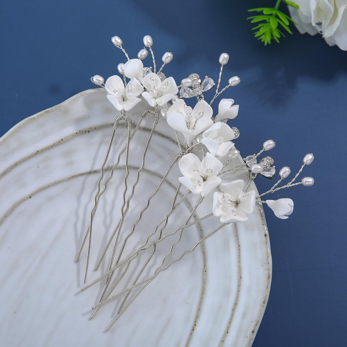Soulshow bridal hair pins with white flower zircon pearl for a timeless wedding day look.