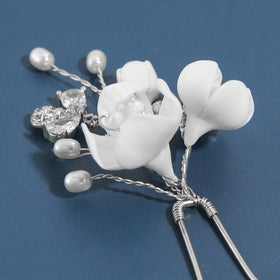 Soulshow bridesmaid hair clip adds subtle sparkle to party or ceremony.