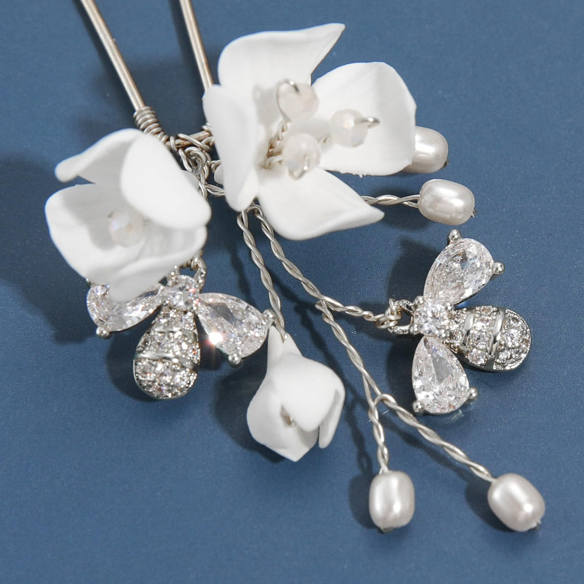 Soulshow closeup white flower hair pin zircon for refined bridal styling.