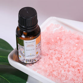 Spa Luxetique daisy scent opening in a bath setting.