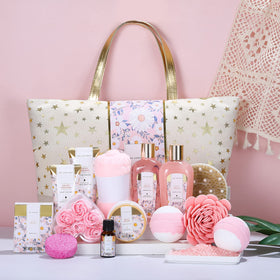 Spa Luxetique shower gel bottle for refreshing cleanse with Daisy fragrance.