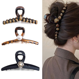 Sppry Elegant Pearl Hair Claw brown large 5-inch close-up showing secure grip for thick hair