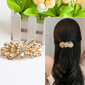 Sppry non-slip rhinestone clip keeps hair in place for long events