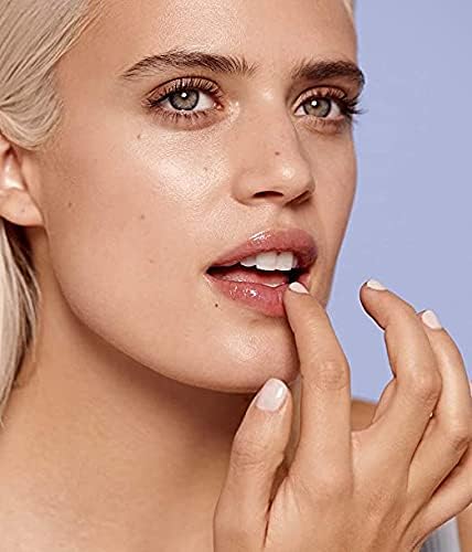 StriVectin ingredients visuals emphasize omega fats and humectants nourishing lips.