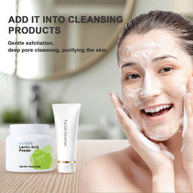 Sturelehub lactic acid powder being stirred into a mask demonstrates easy DIY blending.