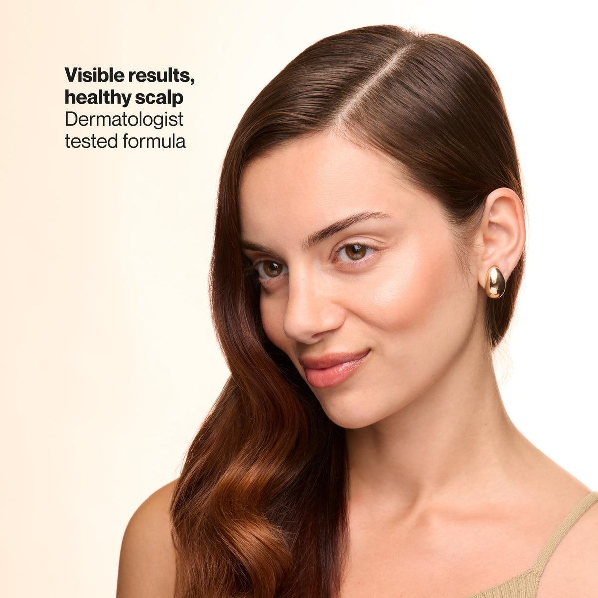 Fragrance notes of royal jelly and peony on Suave shampoo packaging