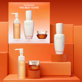 Sulwhasoo Gentle Cleansing Foam mini cleanses impurities for a fresh start.