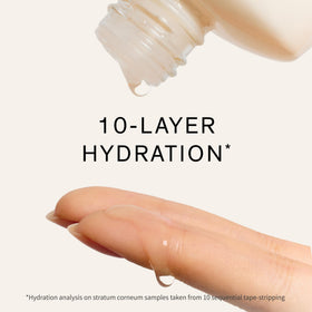 Sulwhasoo Essential Revitalizing Water EX texture close-up for fast absorption.