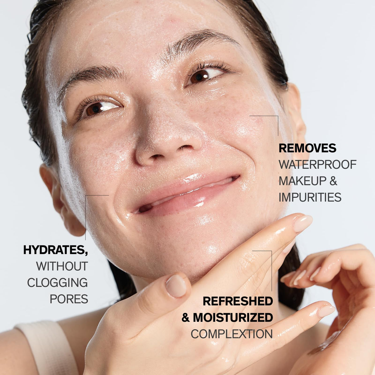 Sulwhasoo Gentle Cleansing Oil texture-silky showing smooth, lightweight hydration during cleansing