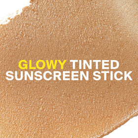 Supergoop Glowscreen Sunrise application demonstrates even tint for a dewy base.