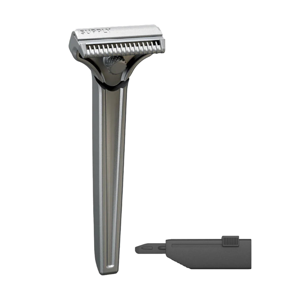 Supply Single Edge SE razor angled shot highlighting precision and control for a smooth, low-irritation shave.
