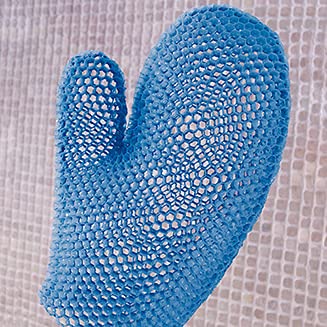 Supracor Spa Bath Mitt honeycomb structure highlights durable, quick-dry exfoliation