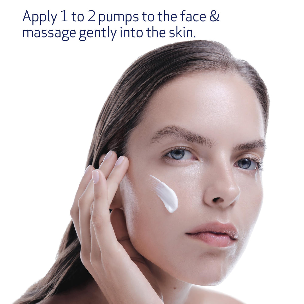 Suzanobagimd Moisture Restore with peptides supports elasticity.