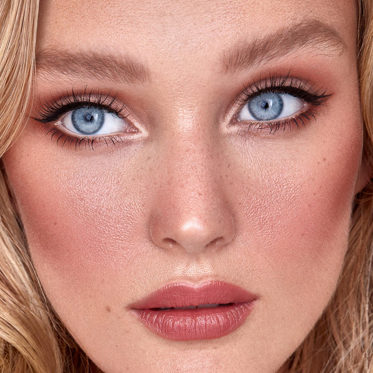 SWEED No Lash-Lash 12mm lashes lift outer corners for eye shape