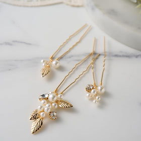 SweetV vintage leaf design on a bridal hair pin for classic wedding charm.