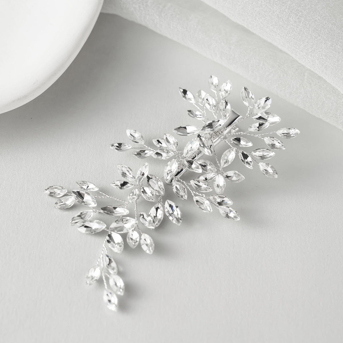 SWEETV gift box included with bridal hair comb for gifting